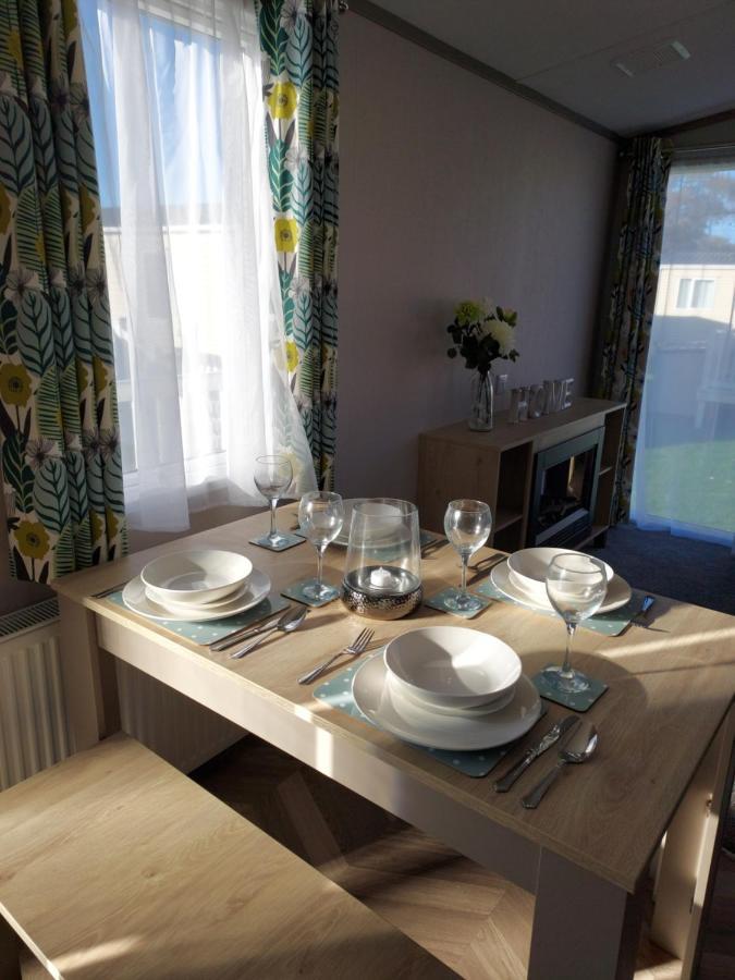 Hoburne Bashley Self-Catering Holiday Home นิวมิลตัน ภายนอก รูปภาพ