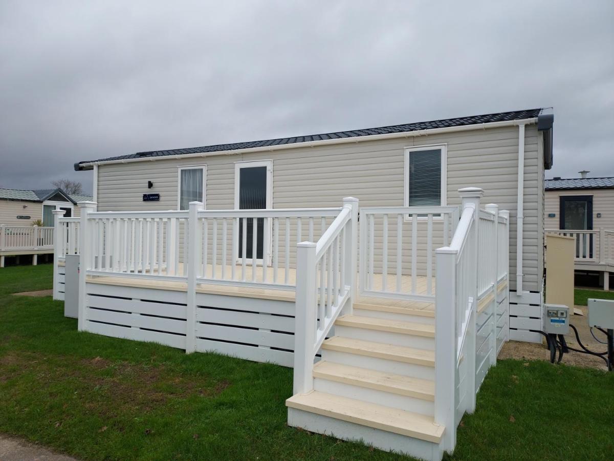 Hoburne Bashley Self-Catering Holiday Home นิวมิลตัน ภายนอก รูปภาพ